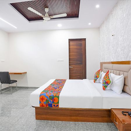 Fabhotel Platinum Palace - Nr Magadi Main Road Bangalore Dış mekan fotoğraf