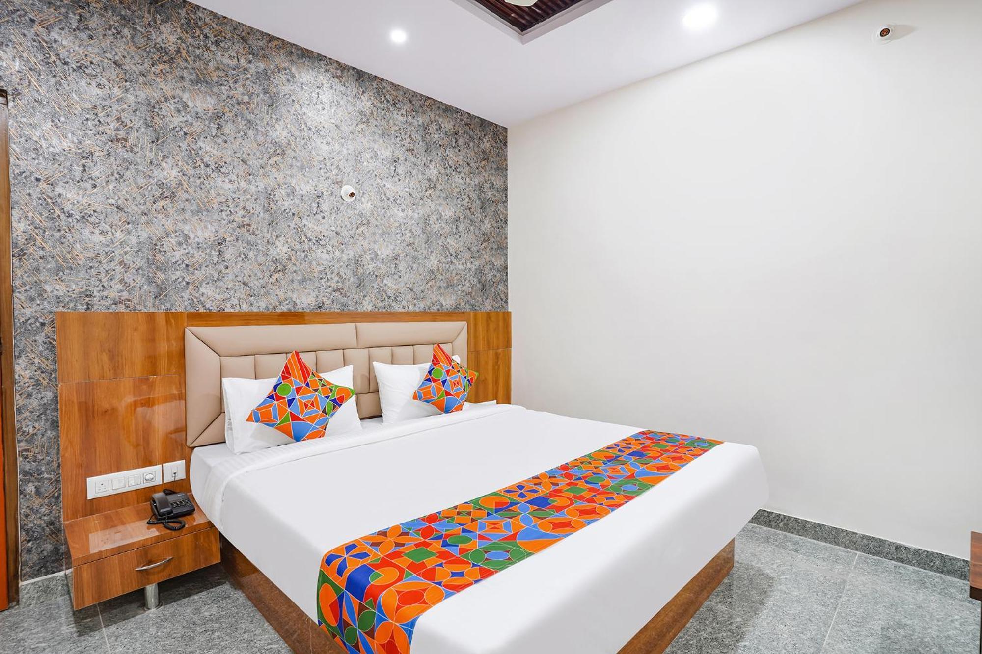 Fabhotel Platinum Palace - Nr Magadi Main Road Bangalore Dış mekan fotoğraf