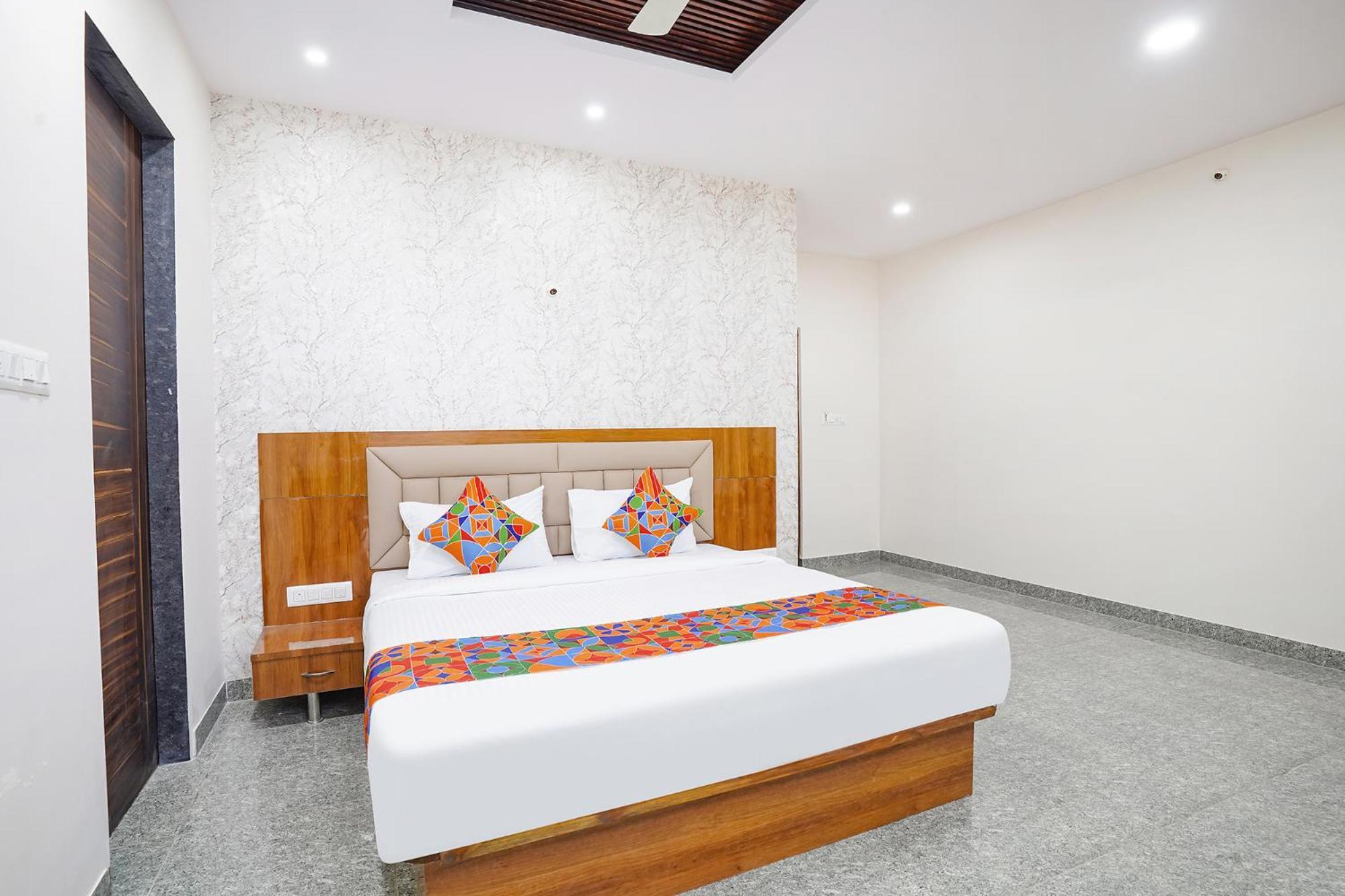 Fabhotel Platinum Palace - Nr Magadi Main Road Bangalore Dış mekan fotoğraf