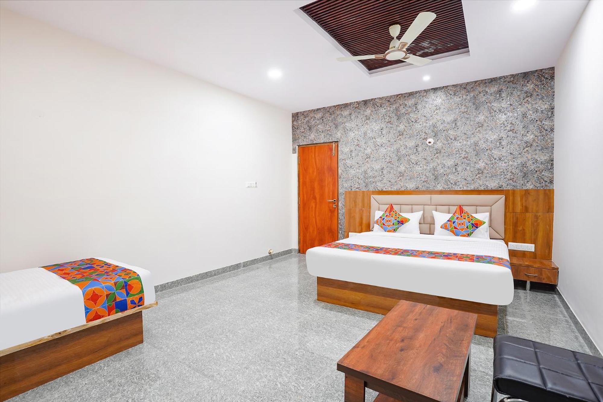 Fabhotel Platinum Palace - Nr Magadi Main Road Bangalore Dış mekan fotoğraf