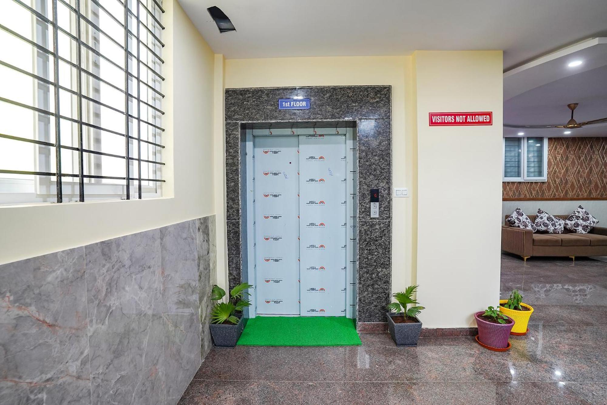 Fabhotel Platinum Palace - Nr Magadi Main Road Bangalore Dış mekan fotoğraf