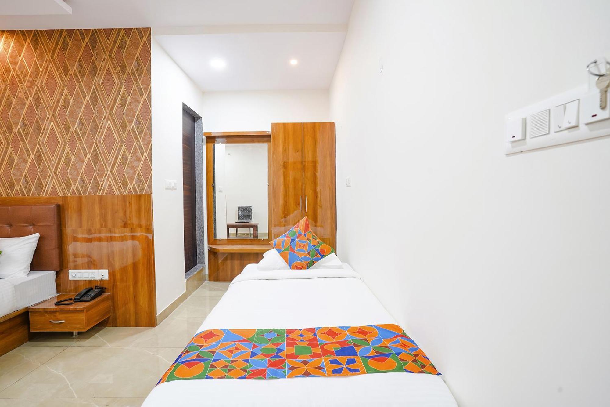 Fabhotel Platinum Palace - Nr Magadi Main Road Bangalore Dış mekan fotoğraf