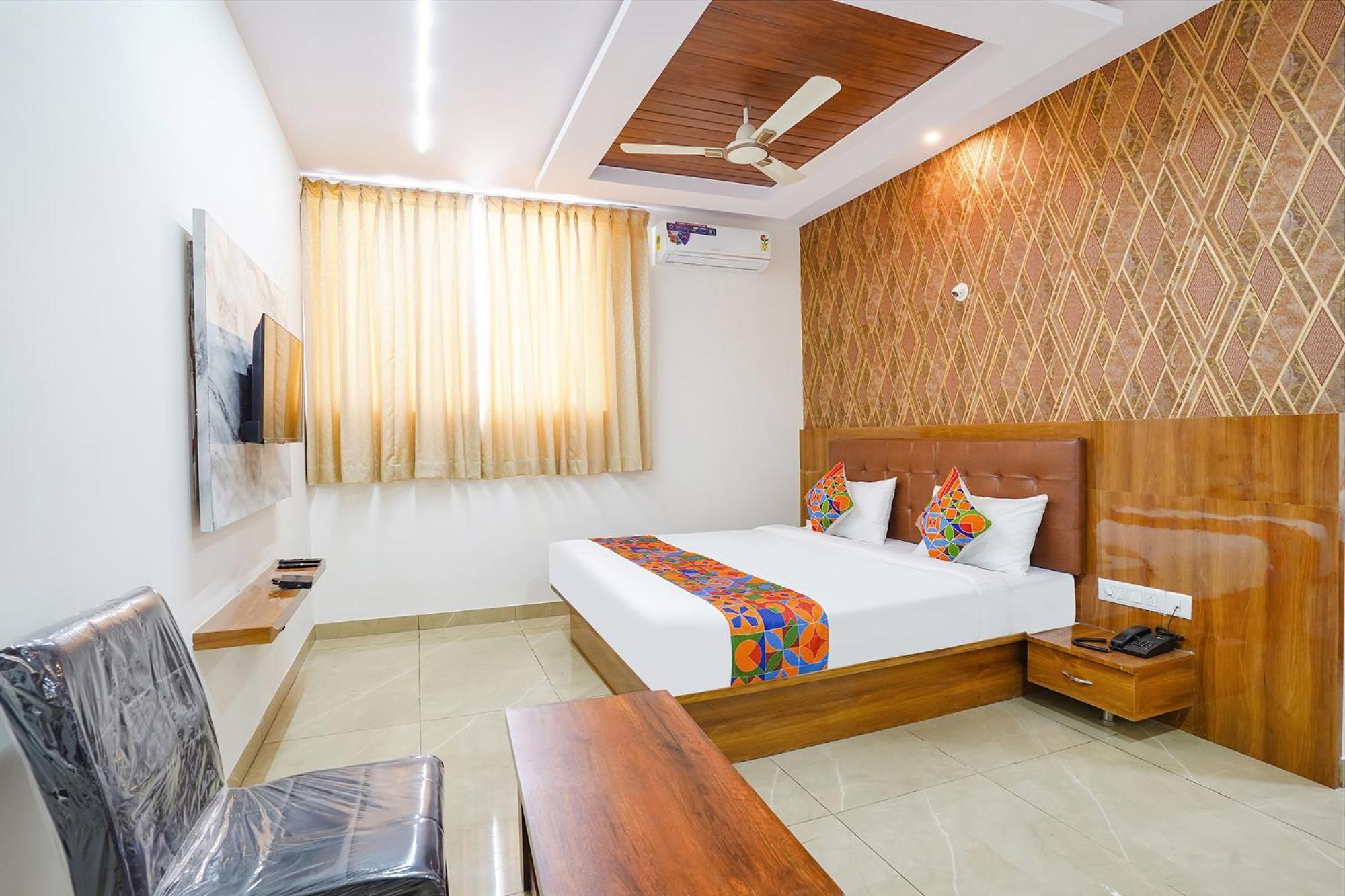Fabhotel Platinum Palace - Nr Magadi Main Road Bangalore Dış mekan fotoğraf